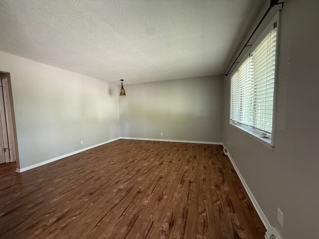 Photo - Charming 3 Bed, 1 Bath Home in Quiet Bette...