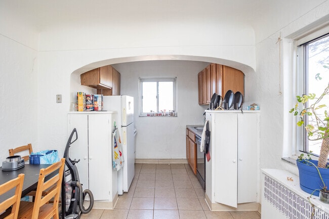 2 habitaciones, 1 baño - 1000 pies cuadrados - Cocina/comedor - 5612 Hempstead