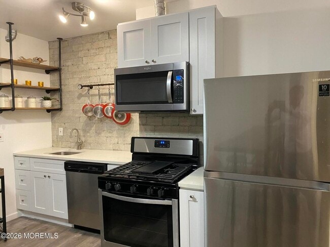 95 Cooper Ave Unit 2