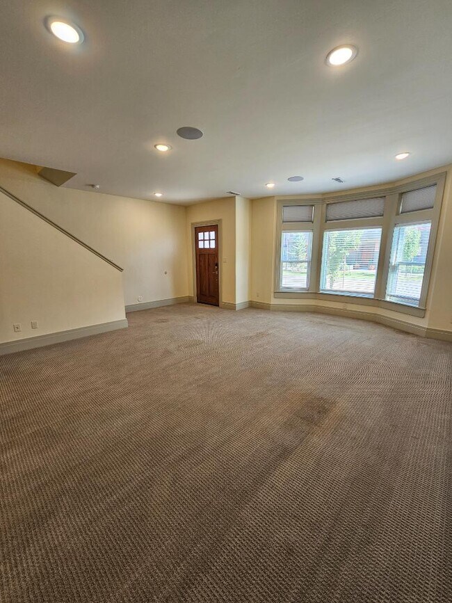 Photo - 875 S Lincoln Ave
