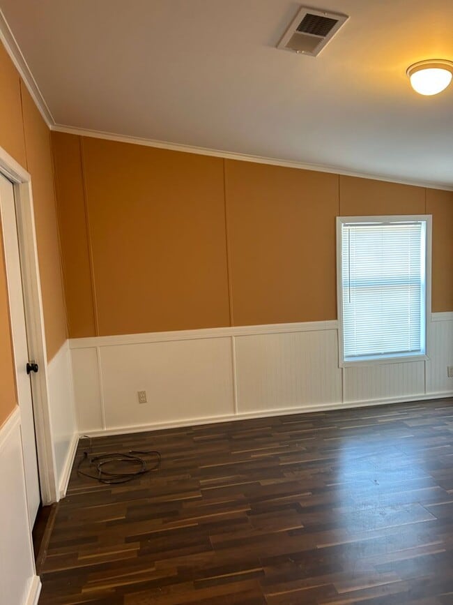 Photo - Spacious 4-Bedroom/2-Bath Mobile Home-Great Location!  Minutes to Eglin Air Force Base