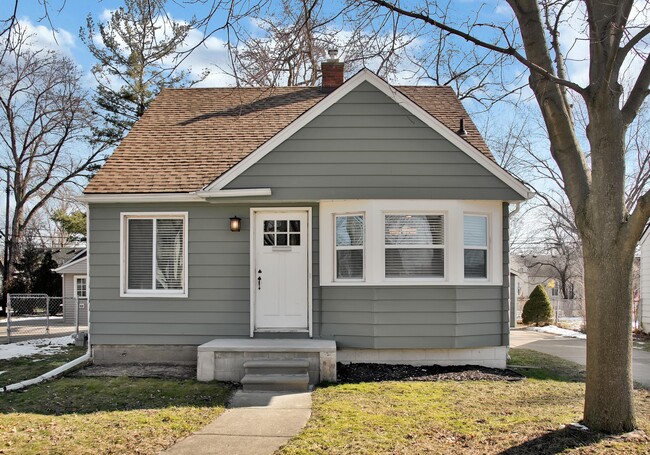 Building Photo - 4200 Tyler Ave Rental
