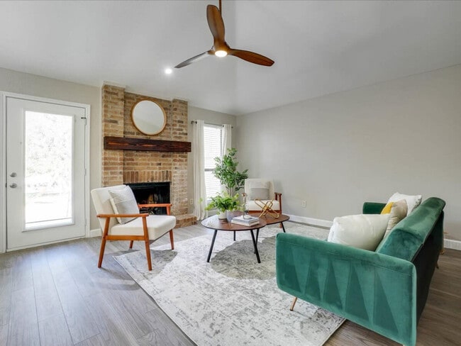Building Photo - 1725 Canterbury Ln Rental