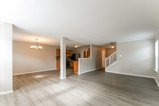 Photo - 2394 Collins Way