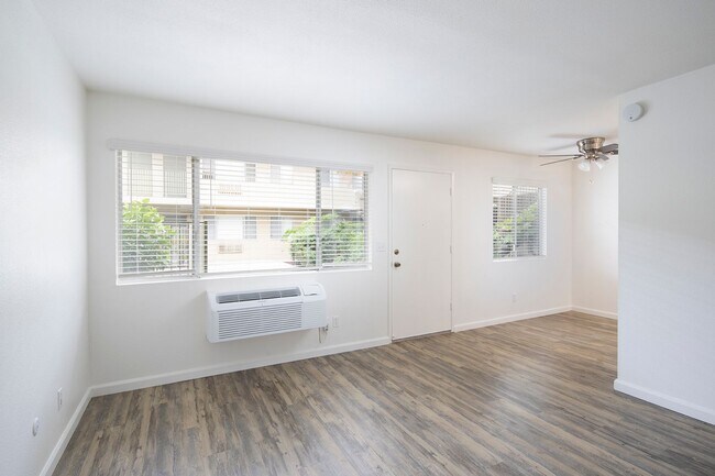 Photo - Palm Estates Apartments