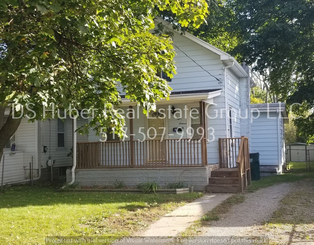 Photo - 816 Comfort St-