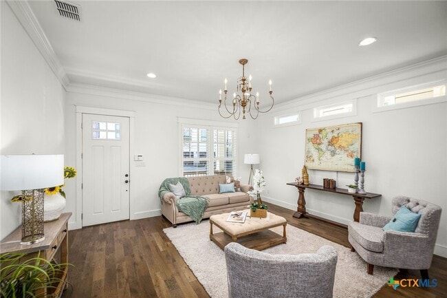 Photo - 653 Center Green