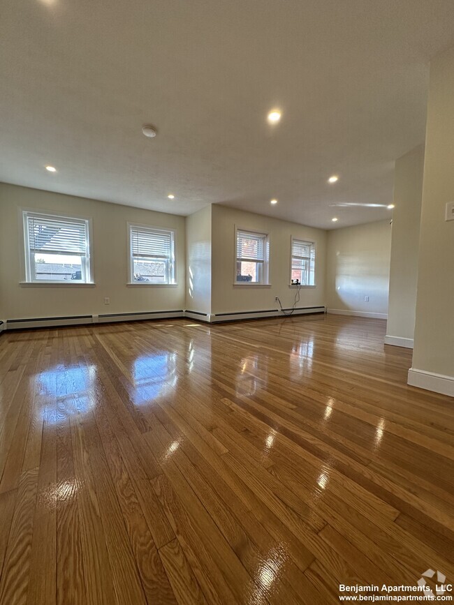 Building Photo - 306 Tappan St Unit 1A Rental