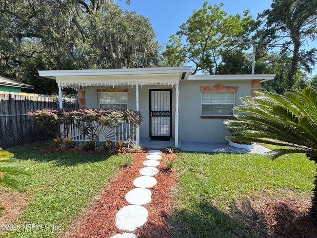 Photo - 1504 Winthrop St