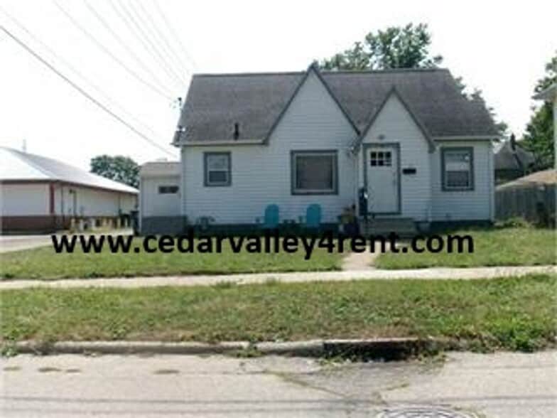 517 Center St