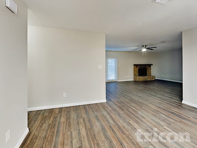 Photo - 725 Cheetah Trail