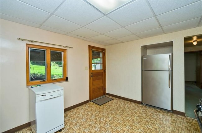 Photo - 5331 Old Logan Ferry Rd