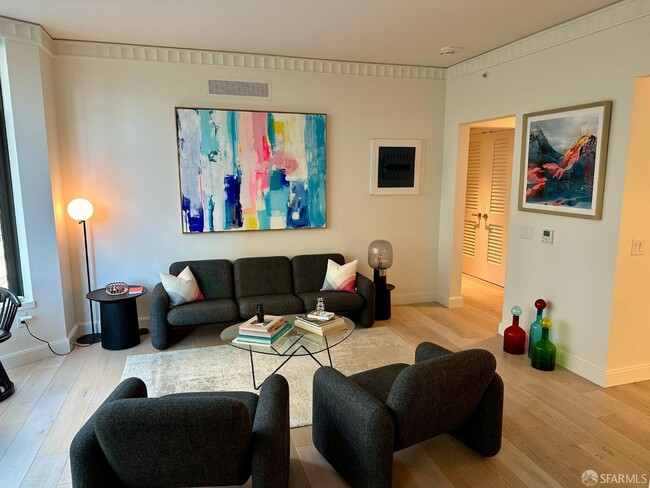 Photo - 875 California St