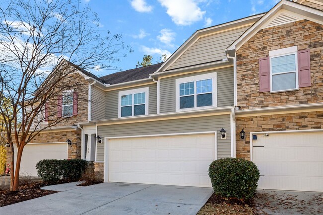 Photo - 3 Bedroom - Cary Townhome in Central Location!!! Close to 540 and Research Triangle Park!