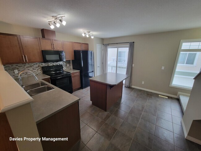 Photo - 1804-1870 70 St SW