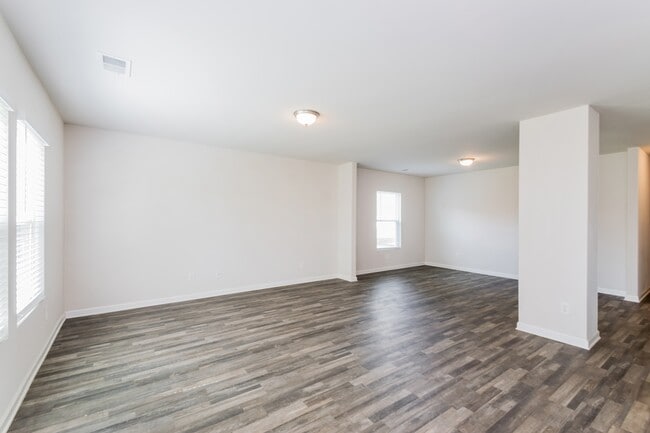 Photo - 109 Amber Mill Cir