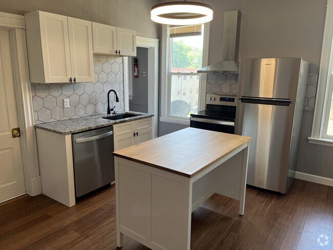 Building Photo - 154 12th Ave NE Unit 2 Rental