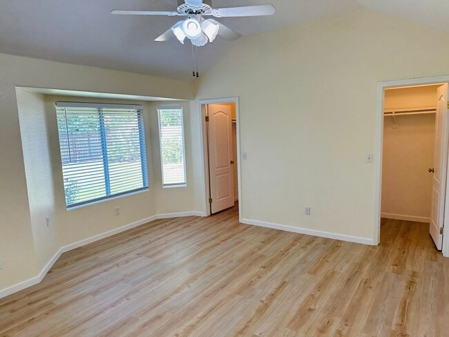 Photo - $2,495 Maple & Teague 3 Bed, New Floors & New Paint, Meridian Ave. Fresno