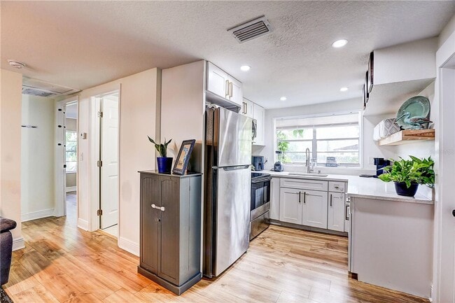 Photo - Cozy, Cute 3 bedroom 1 bath