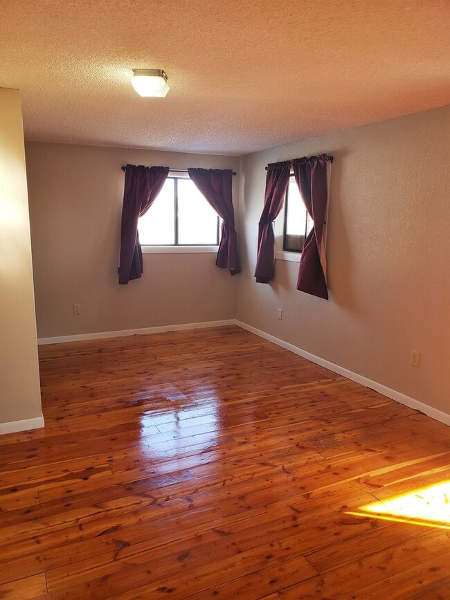 Photo - HUGE 3,676 Square Foot 5 Bedroom Home!