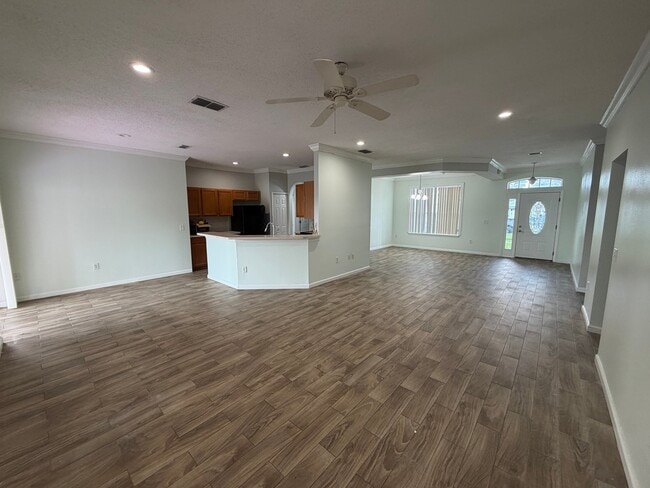 Photo - 1642 Stanley Ave