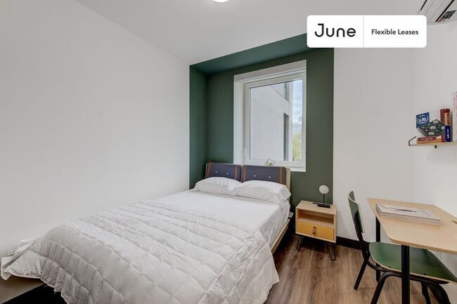 Brand Private ROOM in Williamsburg