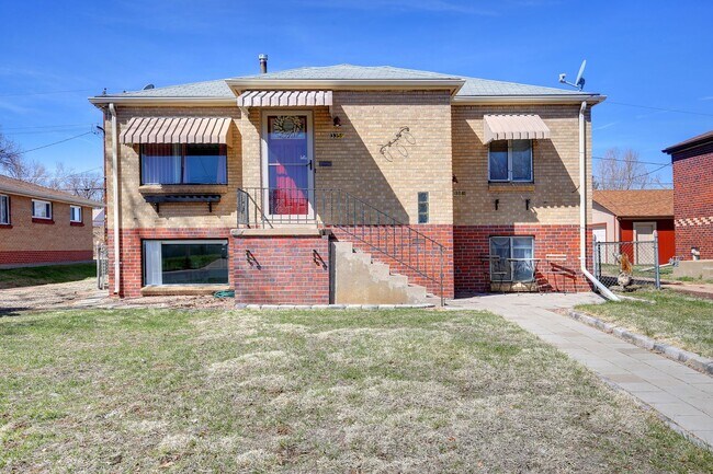 Building Photo - 3361 Leyden St Unit 3359