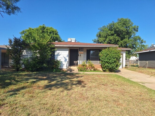 Building Photo - 3 bedroom, 2 bath Rental