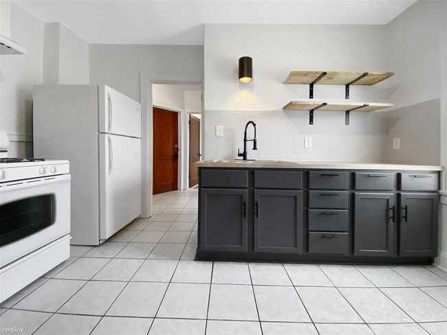 Photo - 2 br, 1 bath 4plex - 3912 North Thomas Ave...