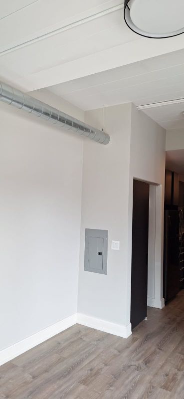 941 W Belmont Ave Unit 204