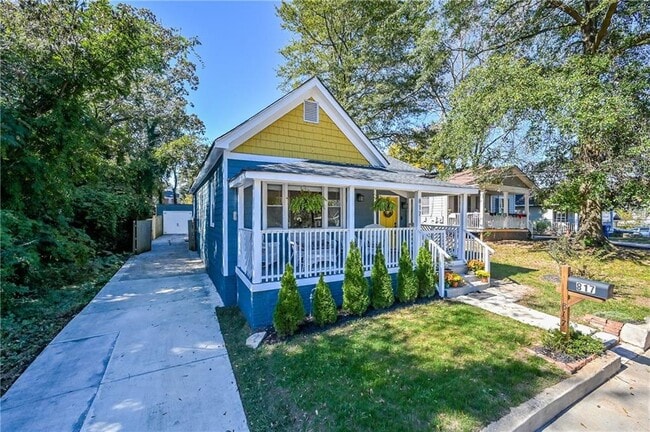 Photo - 817 Beryl St SW