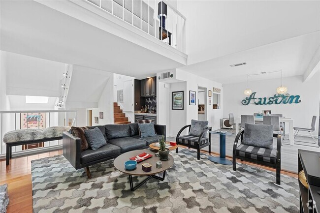 Building Photo - 1821 Westlake Dr Unit 115 Rental