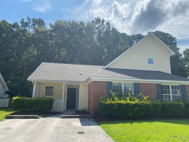 Photo - 316 St Rosea Rd