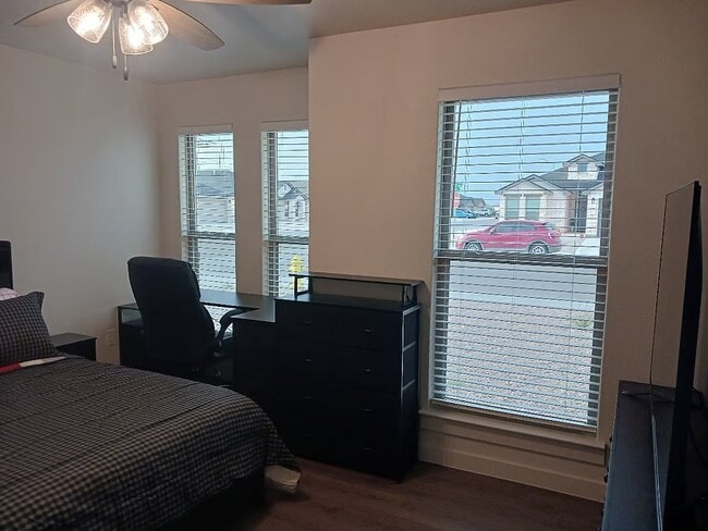 Photo - 2049 Dove Ave