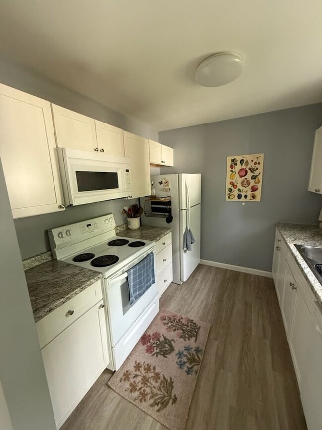 Photo - 614 Main St Unit #3