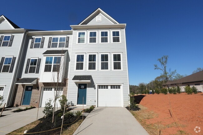 Building Photo - A large spacious home in Arbor St!
