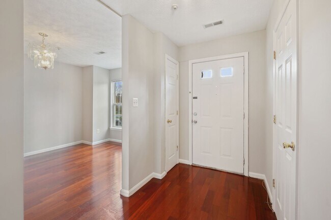 Photo - THREE BEDROOM 2.5 BATH TOWNHOME IN PRISTINE CONDITION IS AVAILABLE FOR IMMEDIATE OCCUPANCY IN RIV...