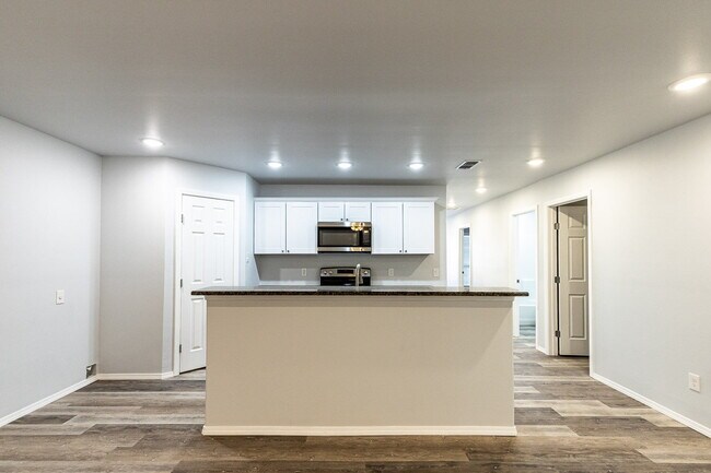 Photo - Don't miss out on this beautiful townhome!