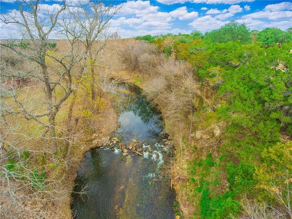 Photo - 801 Moore Ln