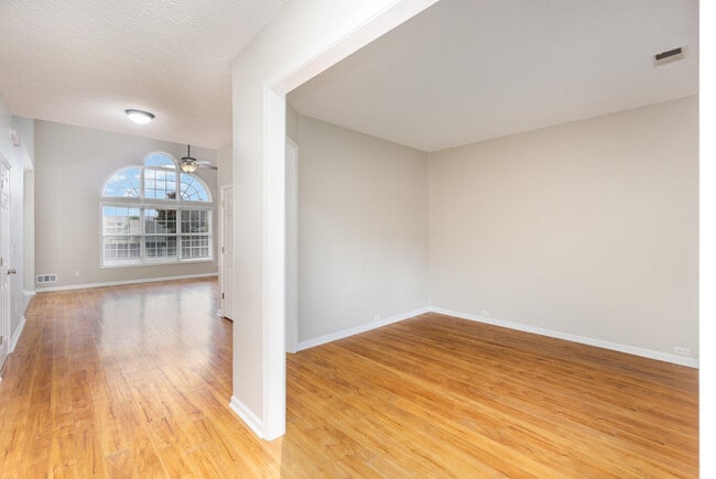 Photo - 533 Millpond Rd