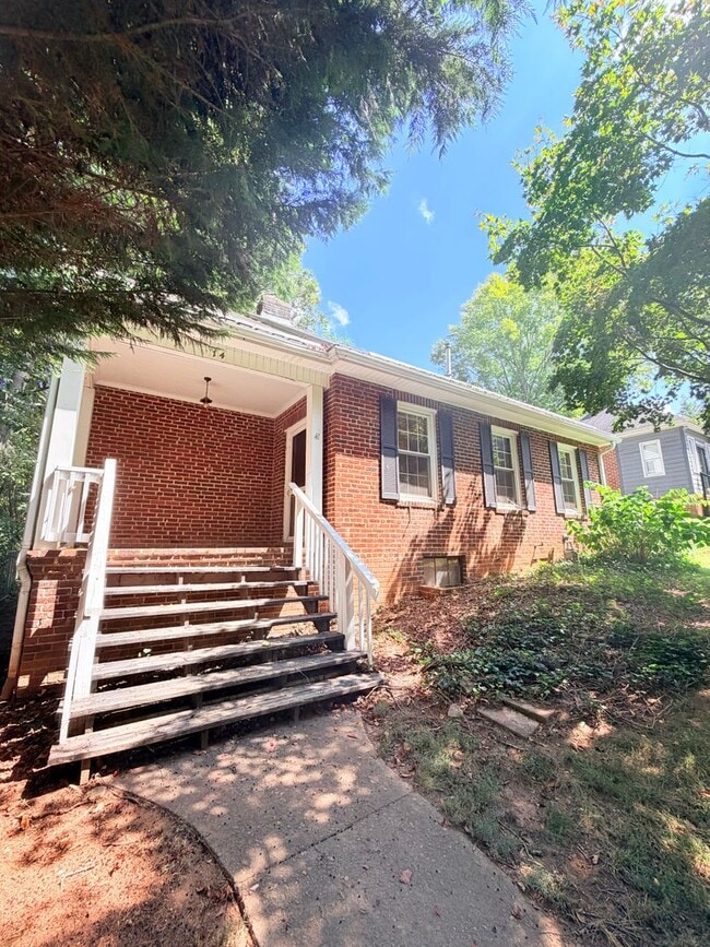 14 Enka Pine St