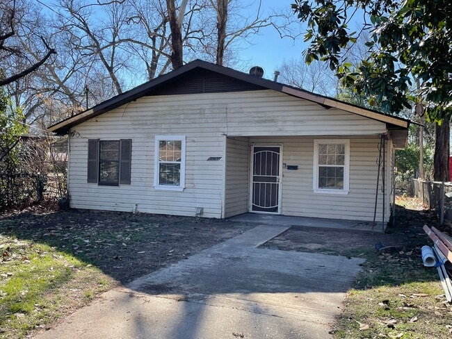 209 E Dudley Dr