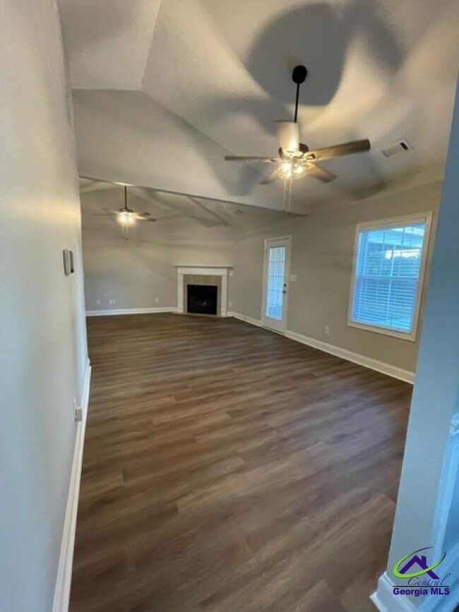 Photo - 107 Armdale Dr