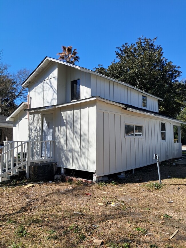 Building Photo - 2351 Dukes Ave Rental