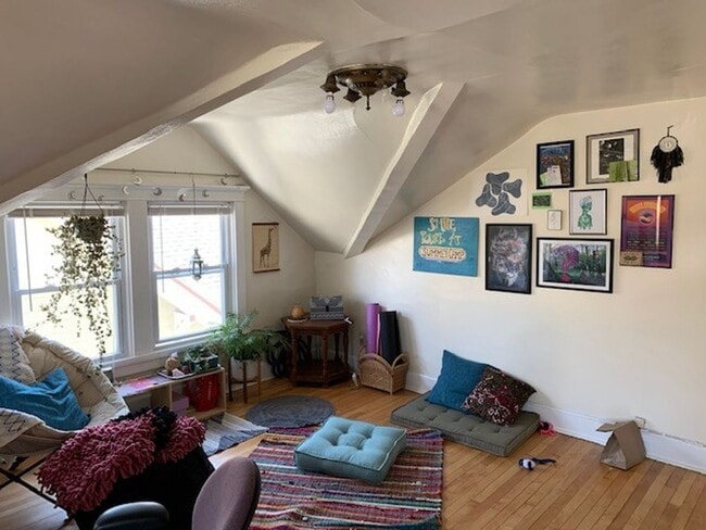 Photo - 3831 N Frederick Ave Unit Upper