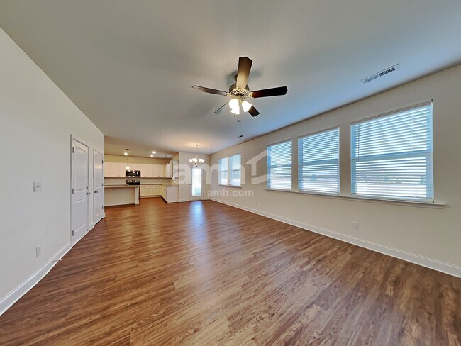 Photo - 111 Samara Ln