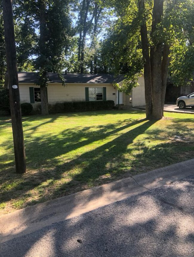 Photo - 1504 E Lantrip St House