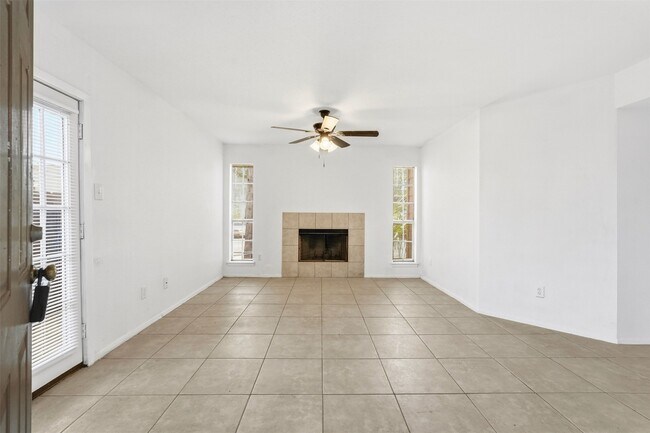 Photo - 10501 South Dr Unidad 288