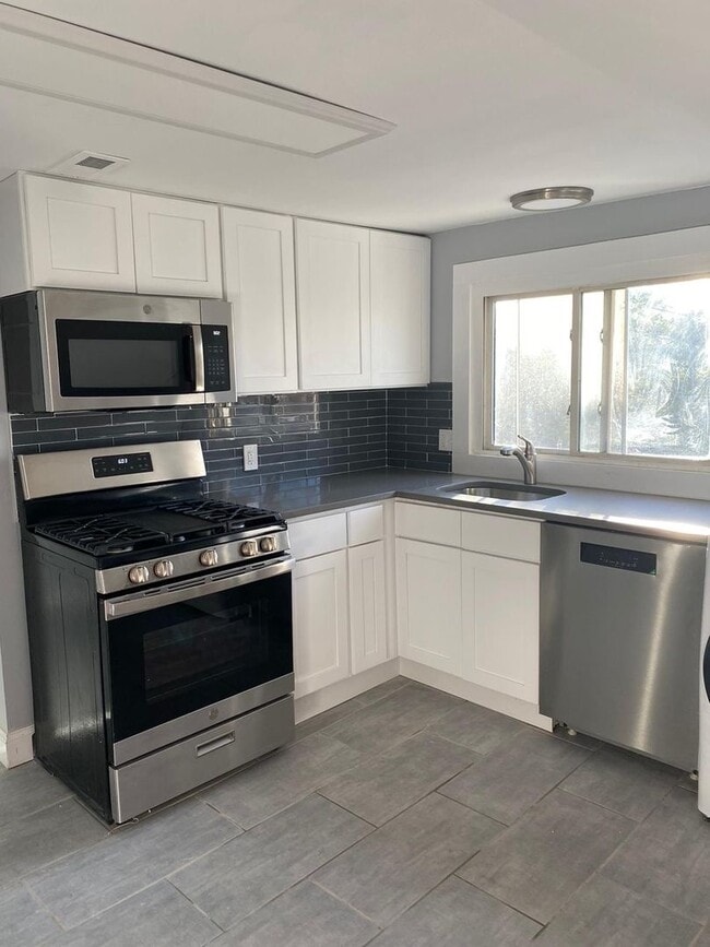 Photo - 378 Orchard St Unit 3rd Fl