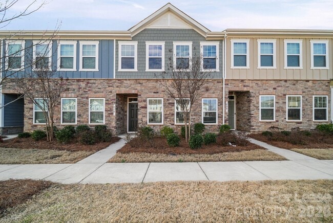 Photo - 410 Kenwood Vw